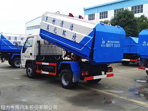 凱馬掛桶式垃圾車 現代城市環衛的高效解決方案